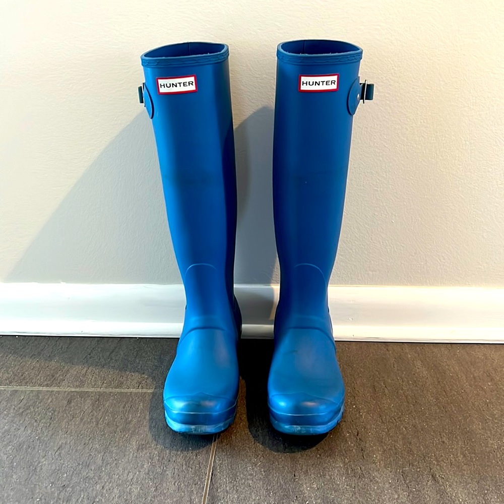 Blue Hunter Tall Boot and Hunter Fleece Lining Size 7